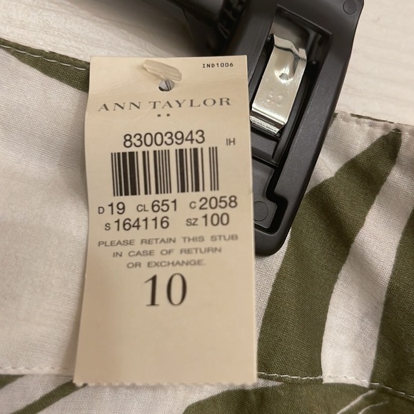 NWT Ann Taylor green and white pleated skirt with side zipper - Picture 5 of 5